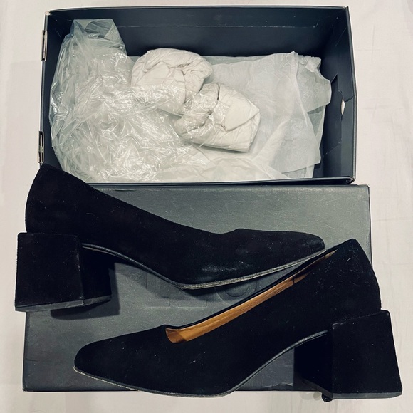 LoQ Villa Pumps - Picture 5 of 8